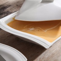 Pot à soupe en porcelaine blanche