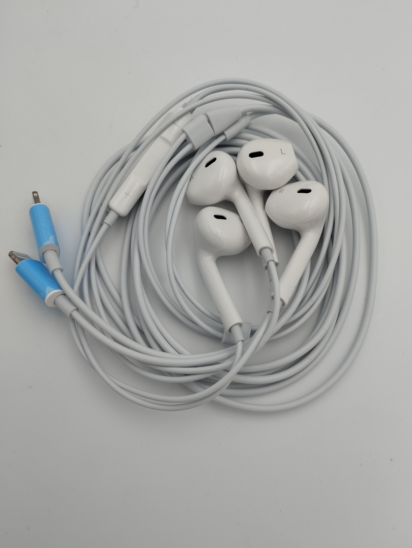 Produit neuf en déstockage – Pack de 2 écouteurs intra-auriculaires filaires avec micro pour IPHONE