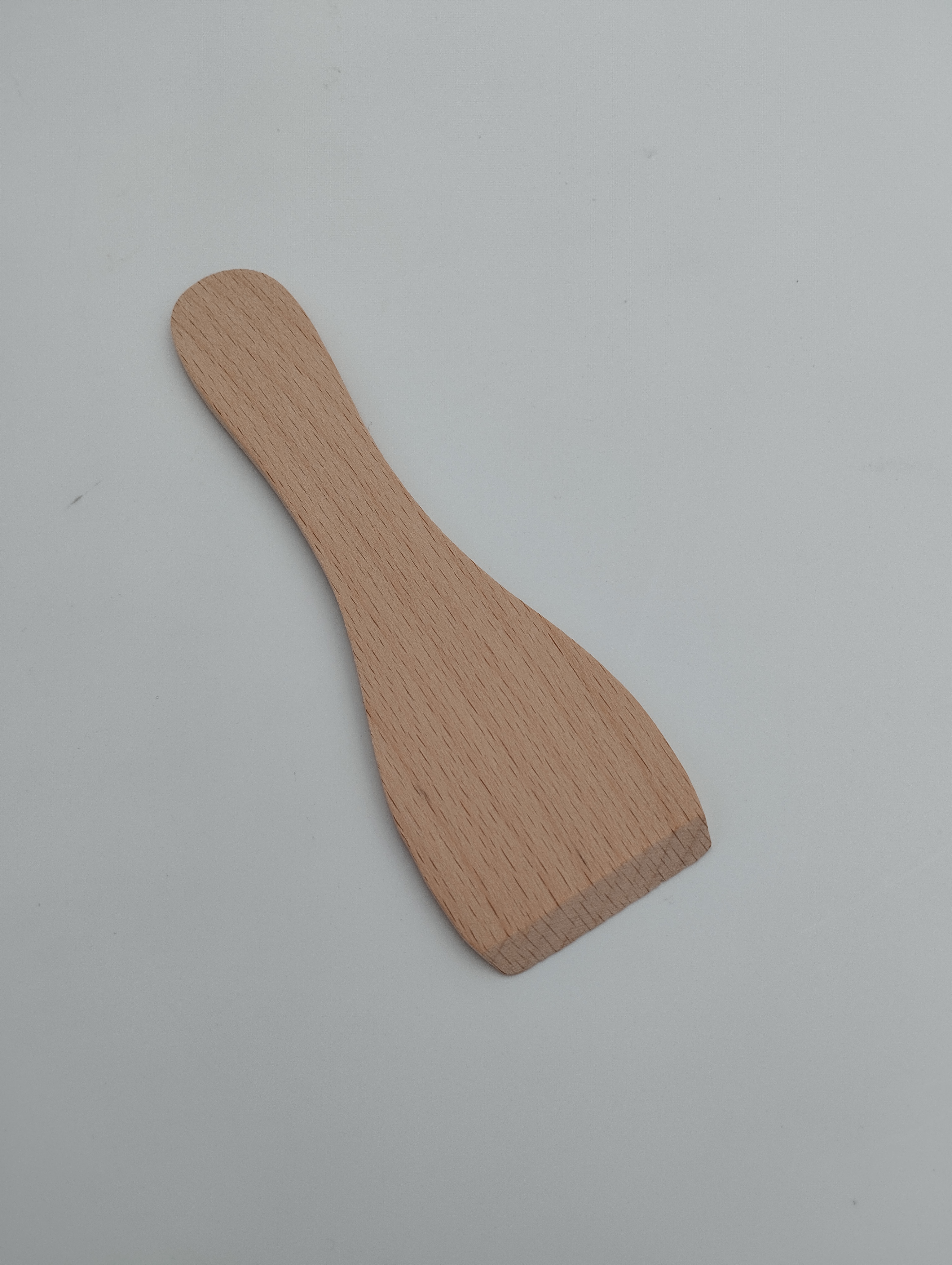 Pelle en bois pour poêlon à raclette et appareil gril ou wok